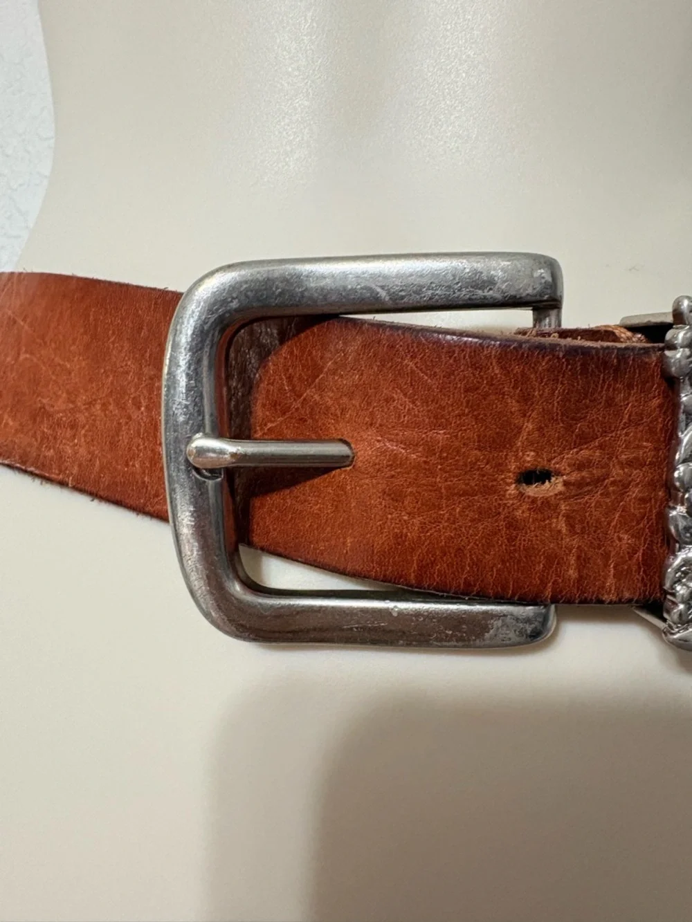 American Eagle Woman’s Brown Leather Belt with Decorative Floral Silver Keeper M